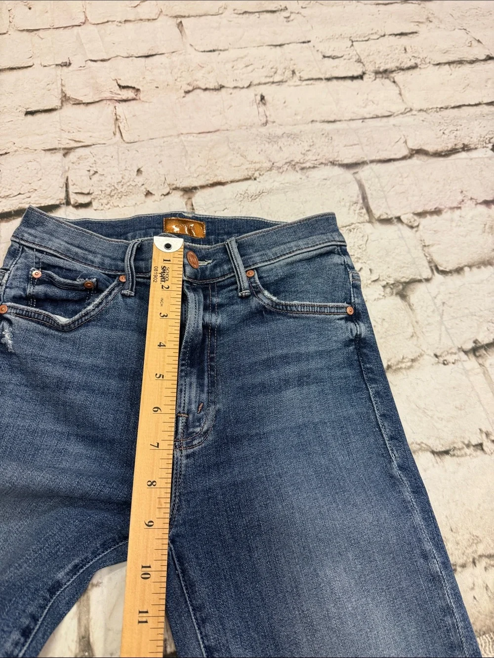 Mother Jeans The Insider Crop Step Fray in Dancing on Coals Size 24